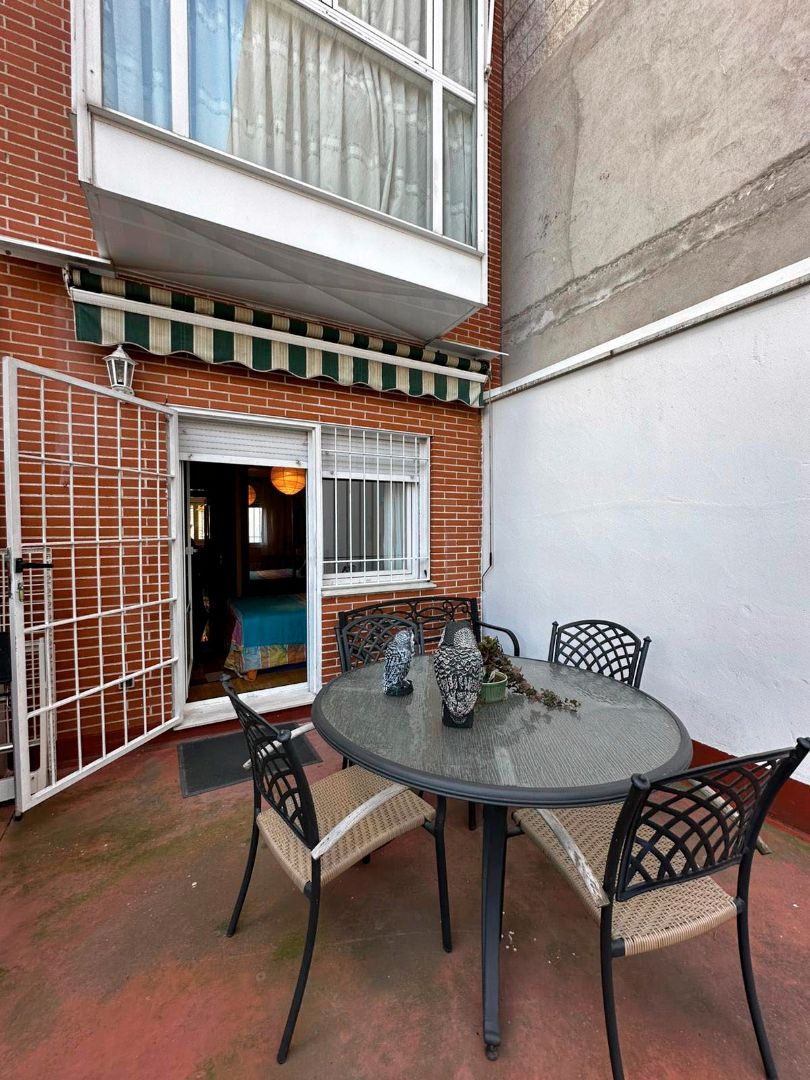 Terrasse von Wohnung zur Miete in  Madrid Capital mit Heizung, Terrasse und Möbliert