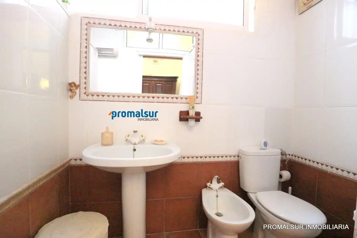 Baño de Piso en venta en Puente Genil con Aire acondicionado