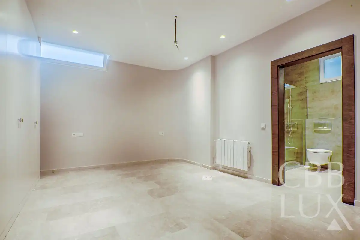 Chalet con terraza en venta en Pueblo - Urbanizaciones, imagen 32