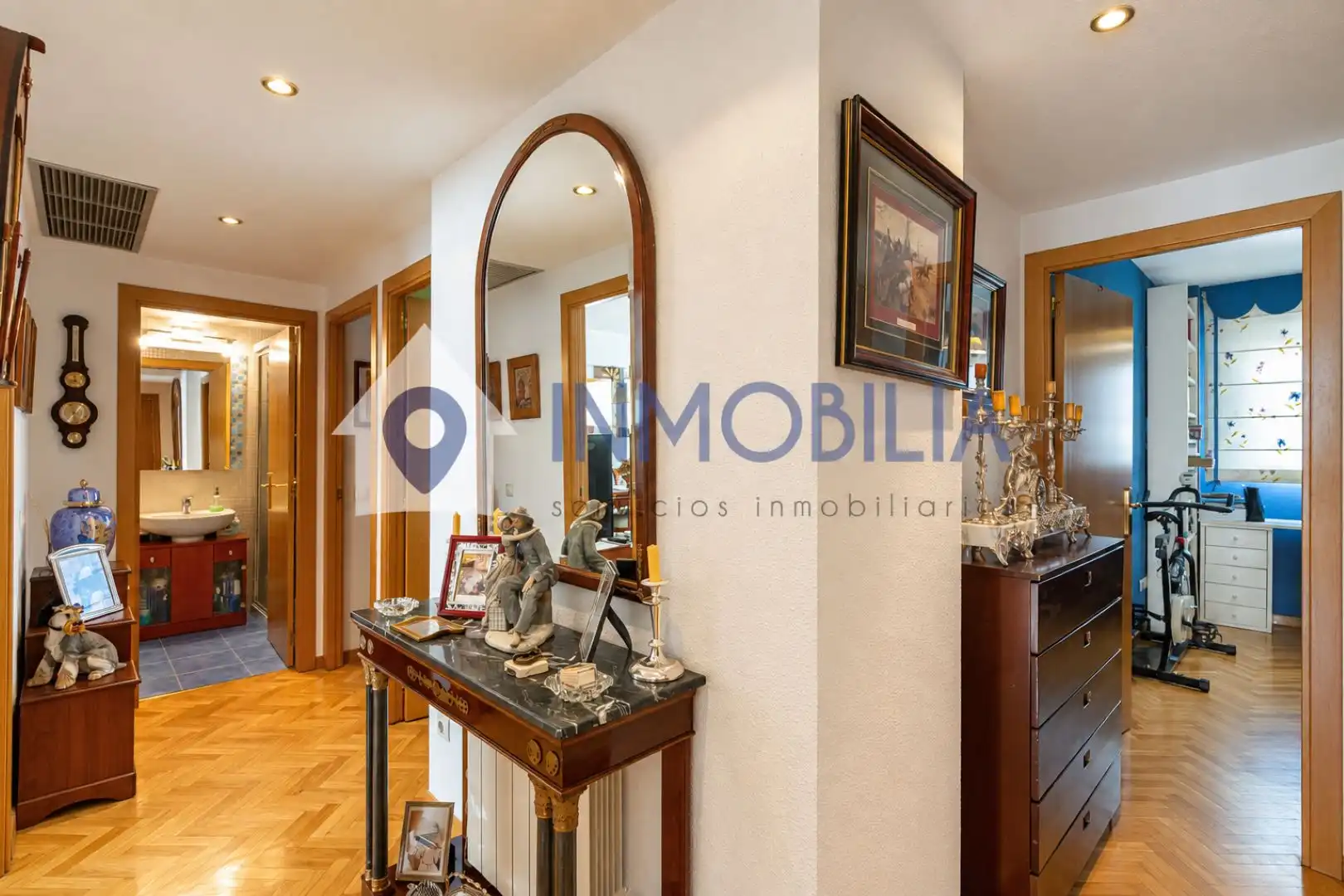 Flat for sale in Madrid  with Air Conditioner, Heating and Storage room