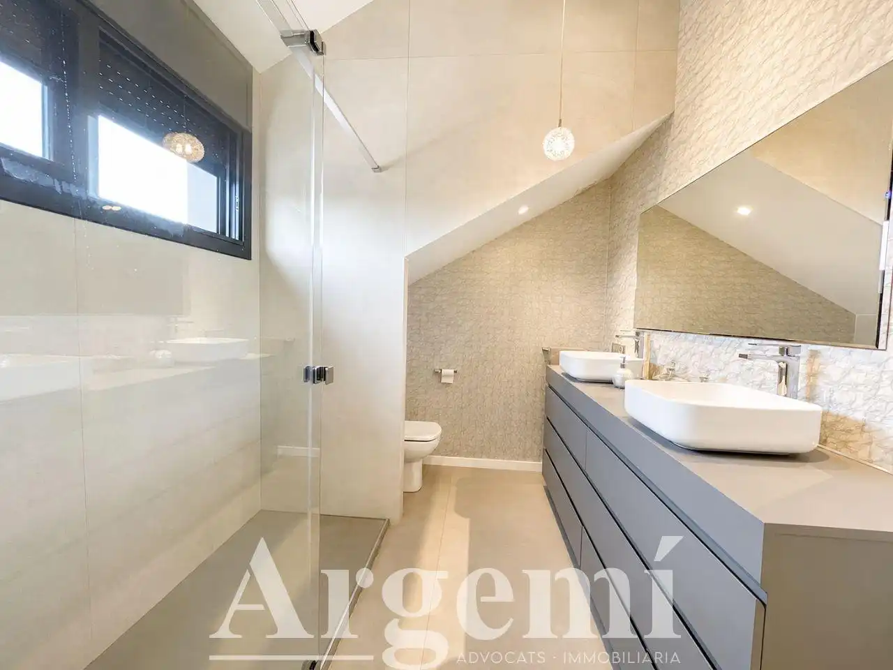 Baño de Casa o chalet en venta en Palau-solità i Plegamans con Aire acondicionado, Calefacción y Jardín privado