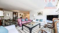 Living room of Flat to rent in  Madrid Capital  with Air Conditioner, Heating and Parquet flooring