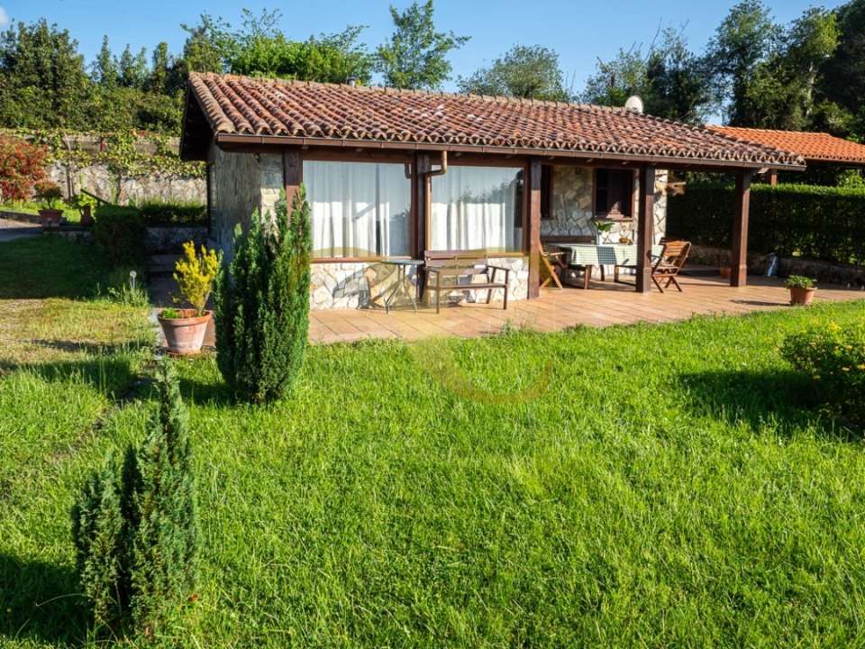 Jardí de Casa o xalet en venda en Villaviciosa amb Terrassa i Moblat