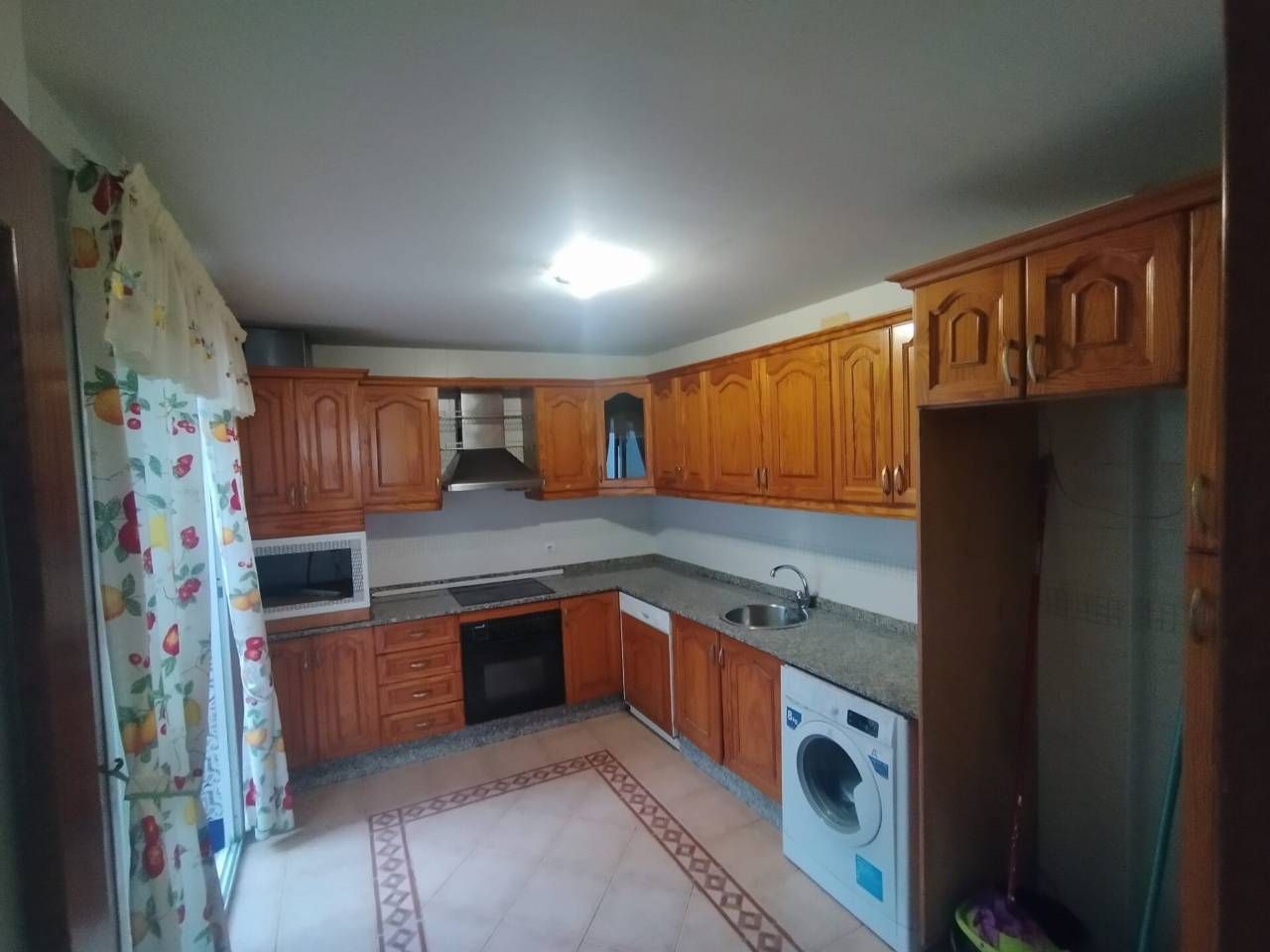 Cuina de Casa adosada en venda en San Fernando