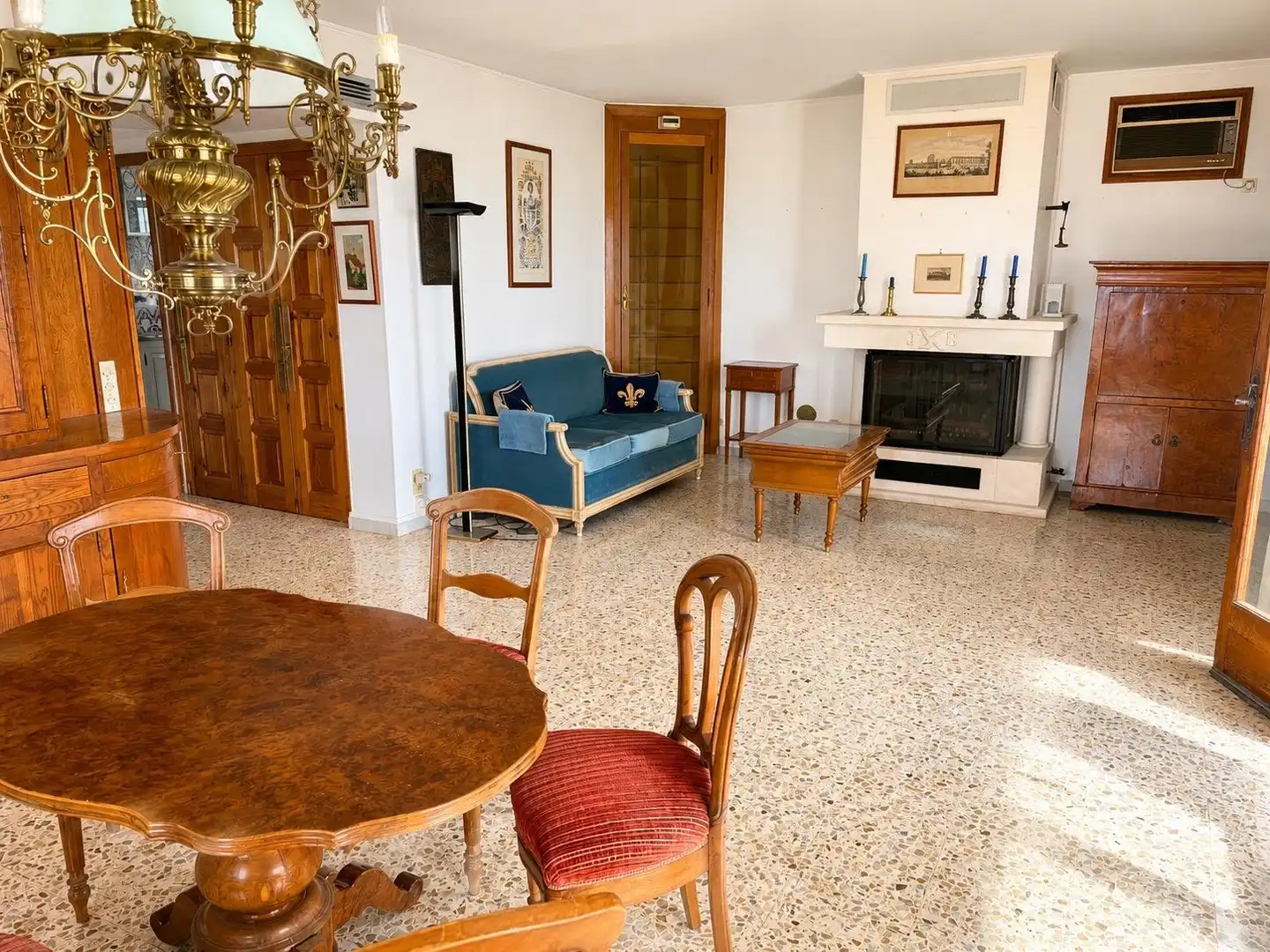 Sala d'estar de Casa o xalet en venda en L'Estartit amb Aire condicionat, Calefacció i Jardí privat