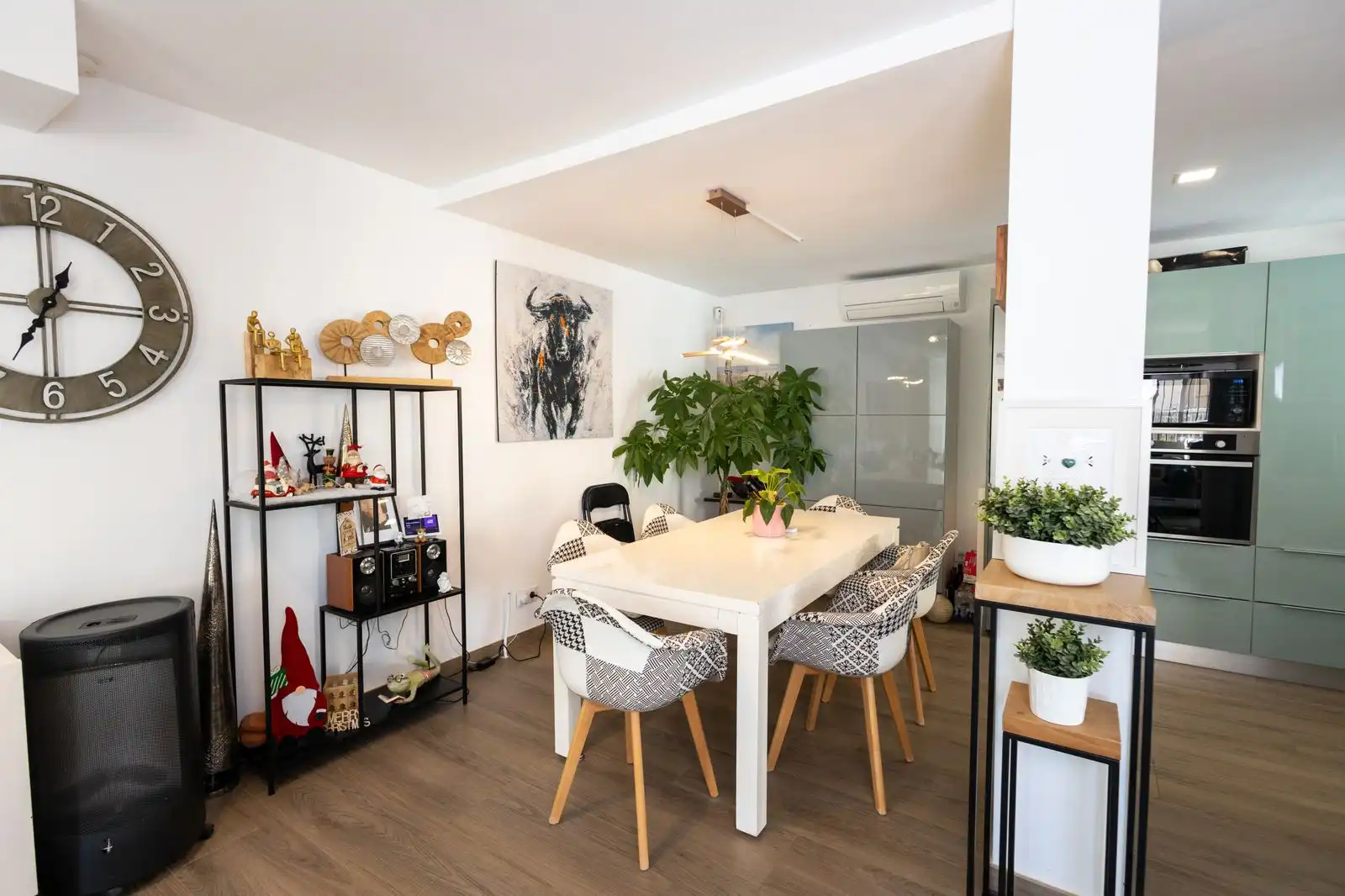Comedor de Casa adosada en venta en Orihuela con Jardín privado, Terraza y Piscina