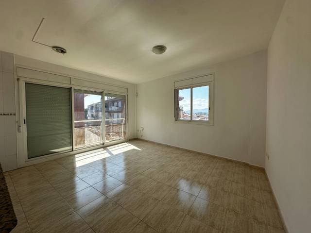 Piso en Venta en  BAIX EBRE en Olesa de Montserrat