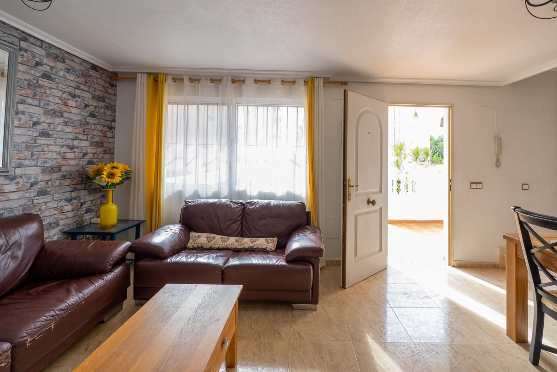 Sala d'estar de Casa o xalet en venda en Orihuela amb Terrassa i Traster