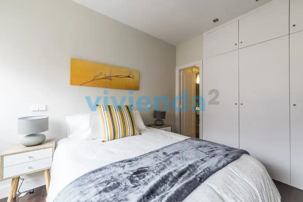 Schlafzimmer von Wohnung zur Miete in Madrid mit Klimaanlage und Heizung