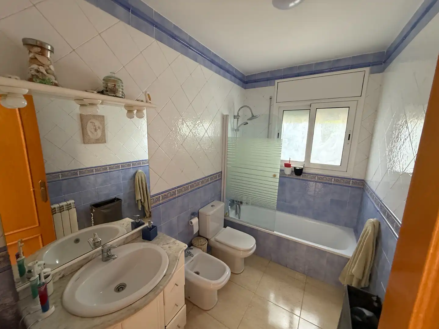 Badezimmer von Haus oder Chalet zum Verkauf in Bigues i Riells del Fai mit Klimaanlage, Privatgarten und Schwimmbad