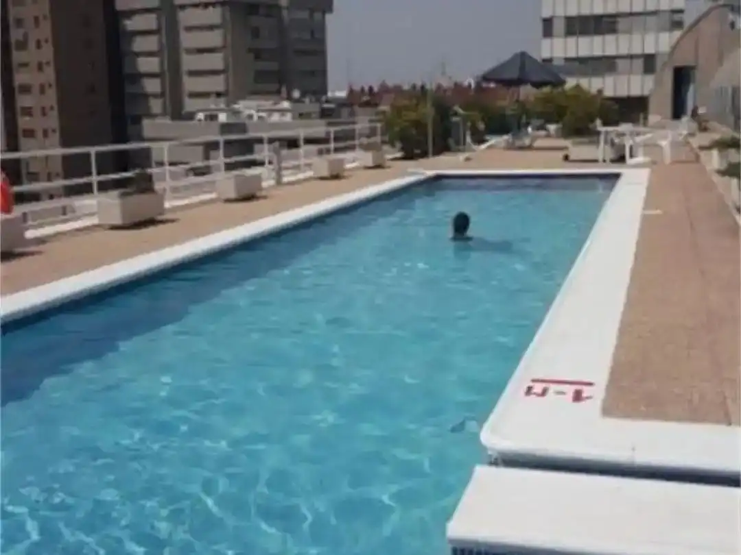 Schwimmbecken von Wohnung zur Miete in  Madrid Capital mit Klimaanlage