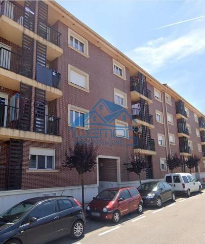 Garaje en Venta en De César Sierra en Agoncillo