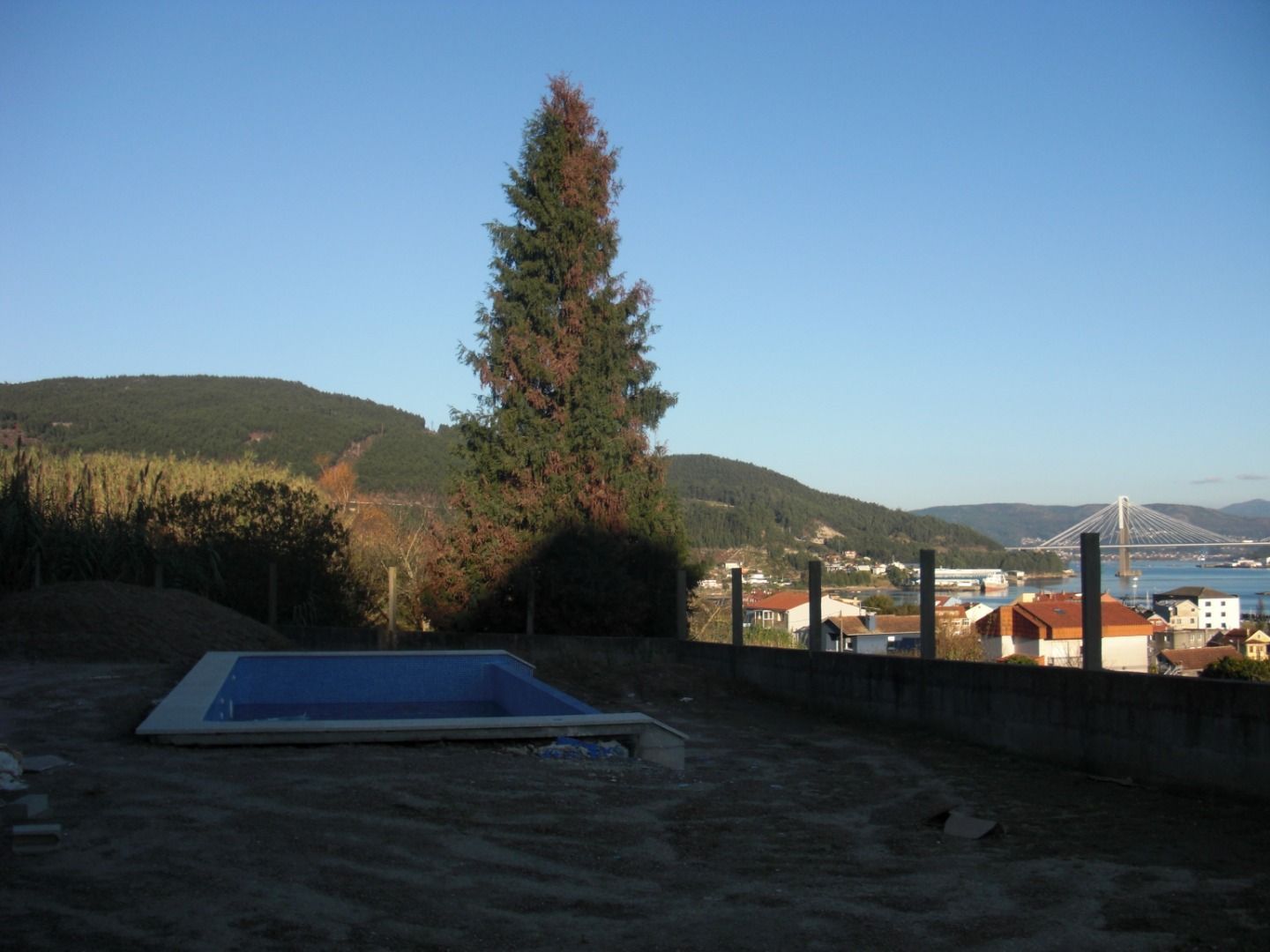Schwimmbecken von Einfamilien-Reihenhaus zum verkauf in A Baña   mit Parkett, Abstellraum und Gemeinschaftspool