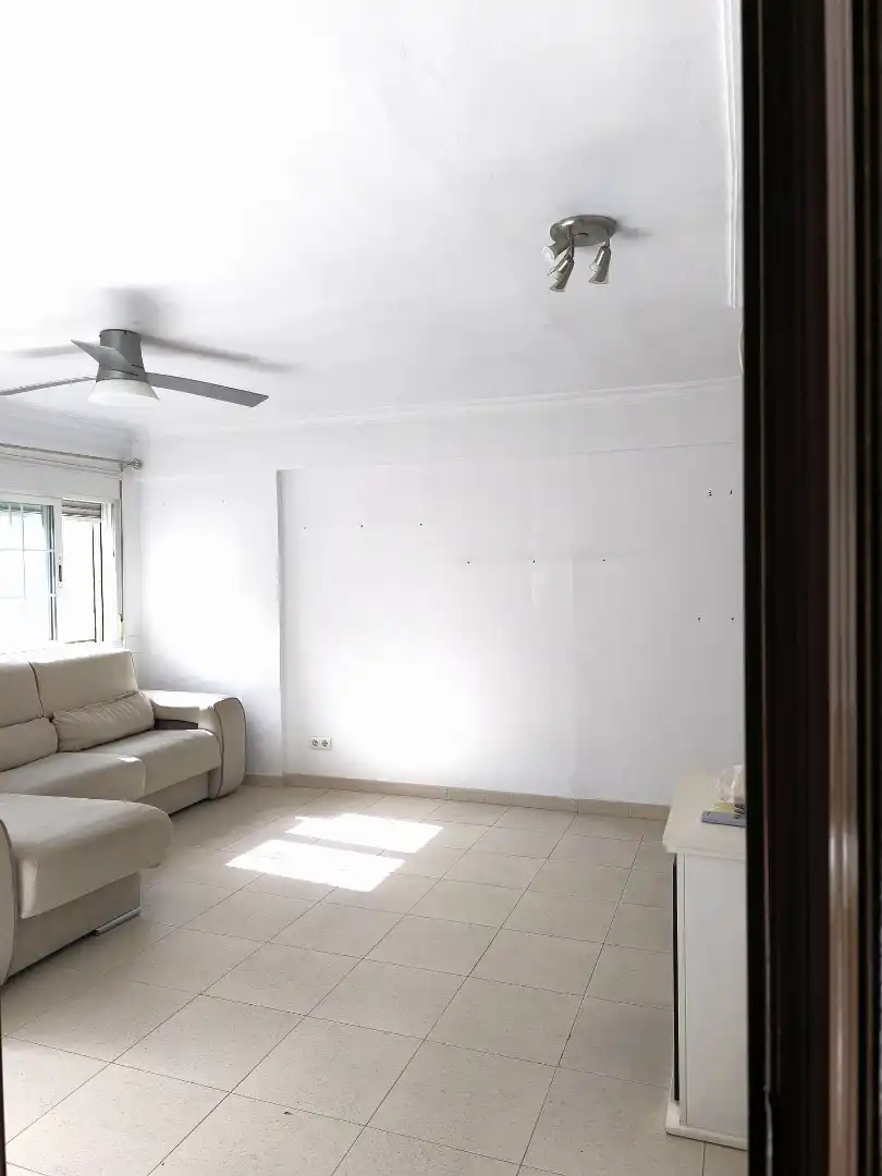 Bedroom of Flat for sale in Sevilla  with Air Conditioner, Heating and Balcony