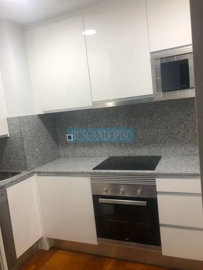 Cuina de Apartament de lloguer en  Logroño amb Calefacció, Parquet i Terrassa