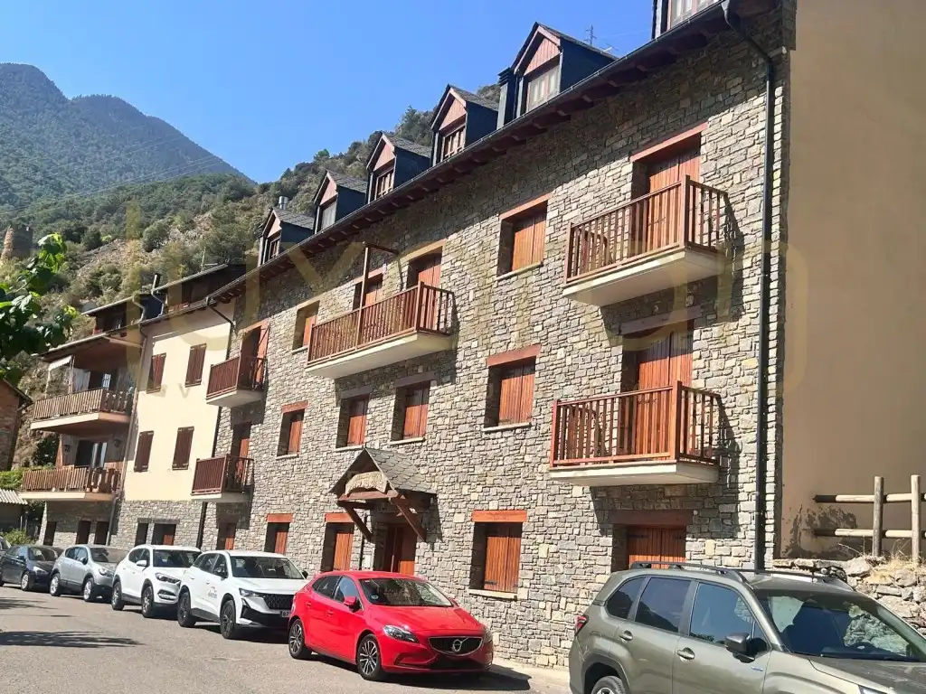 Vista exterior de Dúplex en venta en La Guingueta d'Àneu