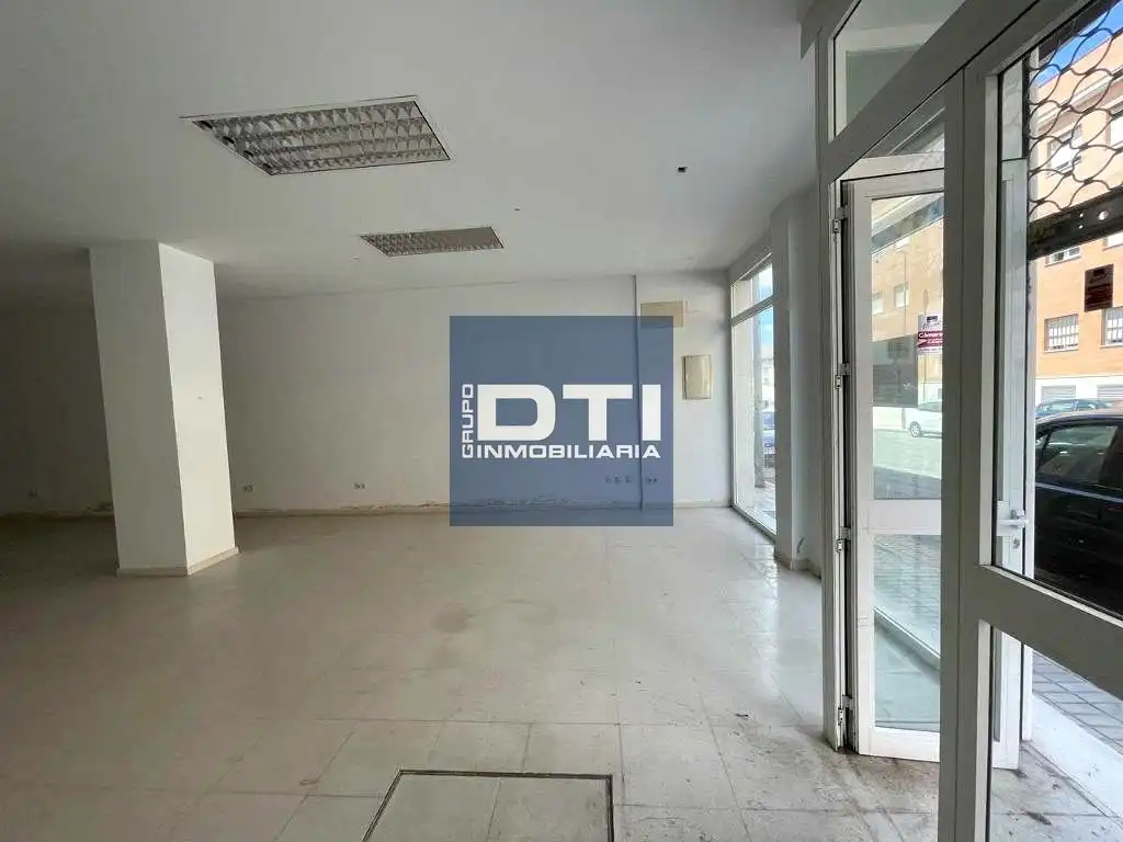 Local comercial en venta en Avenida Primero de Mayo, imagen 5