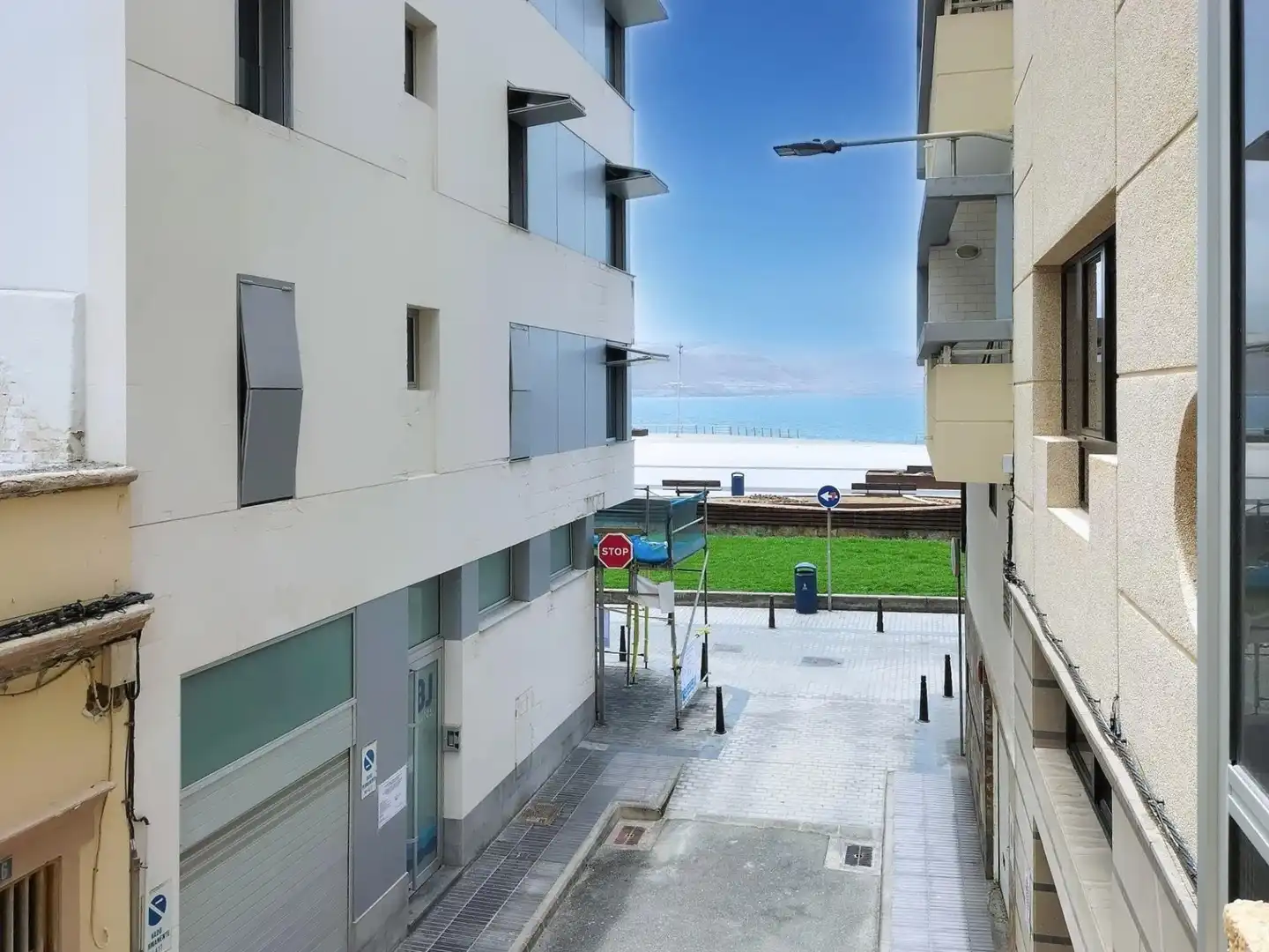 Vista exterior de Pis en venda en Las Palmas de Gran Canaria amb Moblat i Balcó