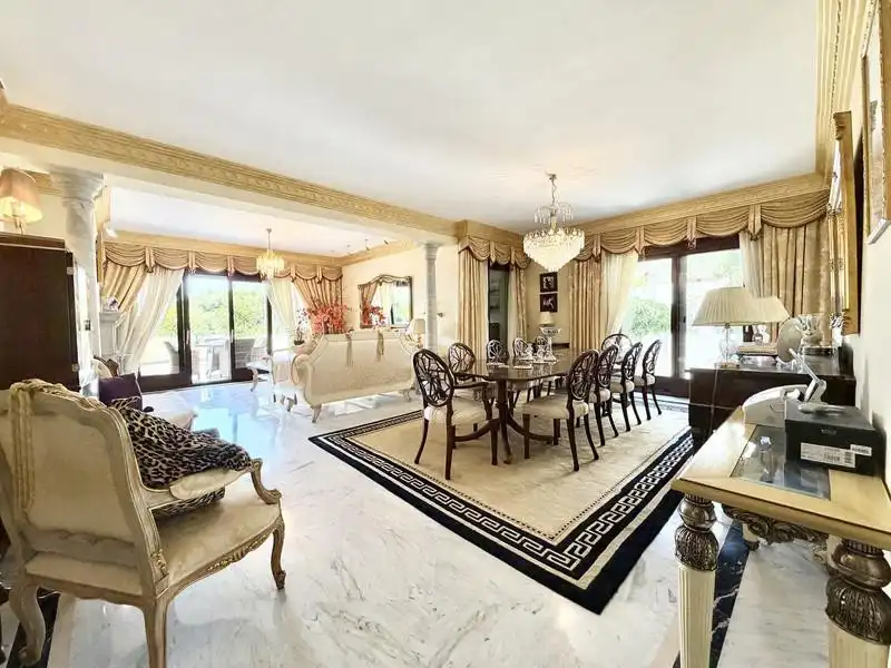 Comedor de Apartamento de alquiler en Marbella con Aire acondicionado, Calefacción y Terraza