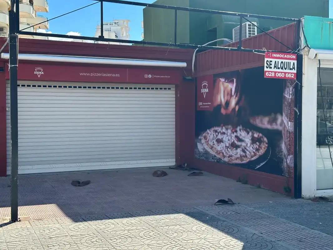 Vista exterior de Local de alquiler en Gandia con Terraza y Alarma