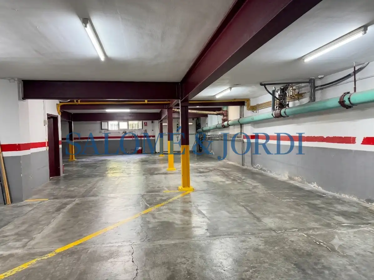 Parking de Piso en venta en Vilassar de Mar con Aire acondicionado, Terraza y Amueblado