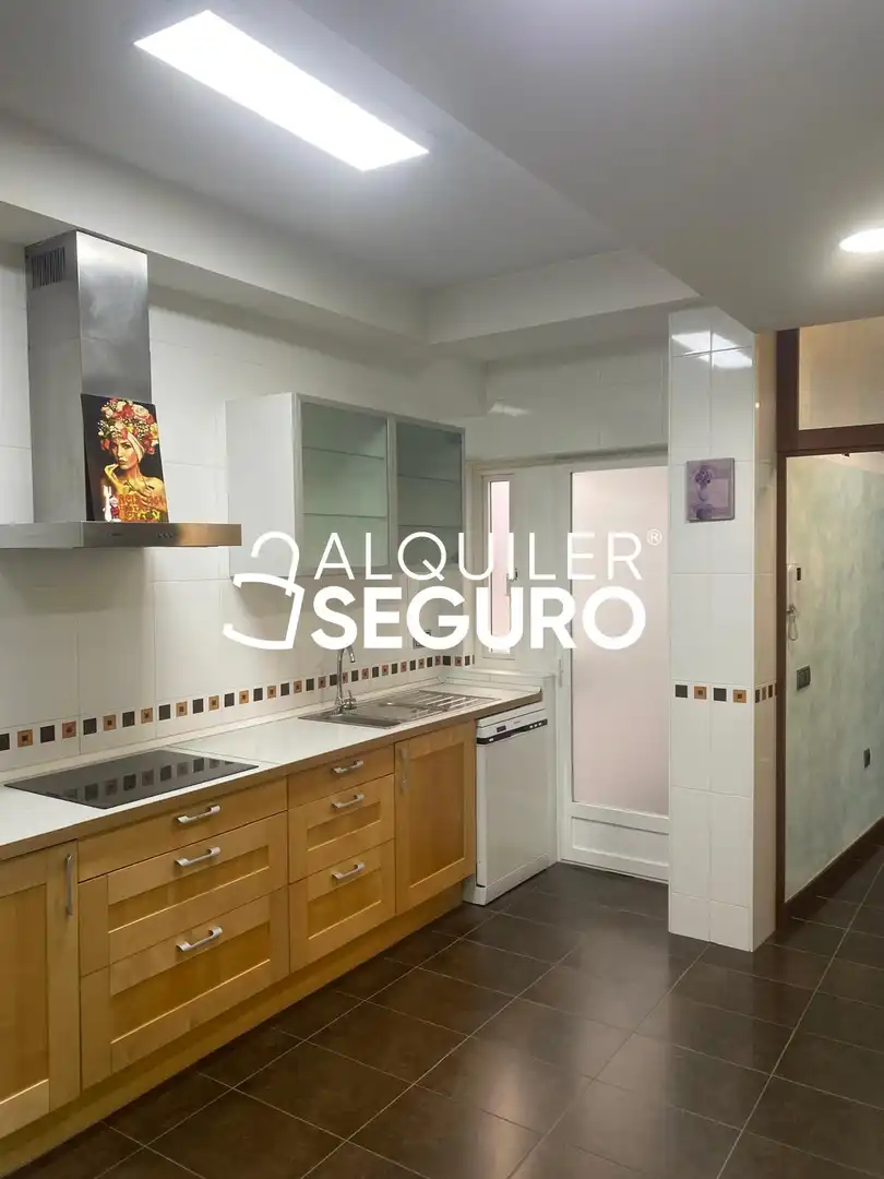 Cuina de Pis de lloguer en Murcia amb Aire condicionat, Calefacció i Moblat