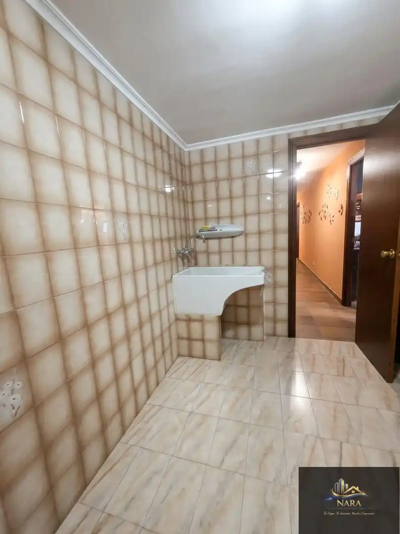 Bathroom of Houses for sale in Torrelavega   with Heating, Private garden and Parquet flooring