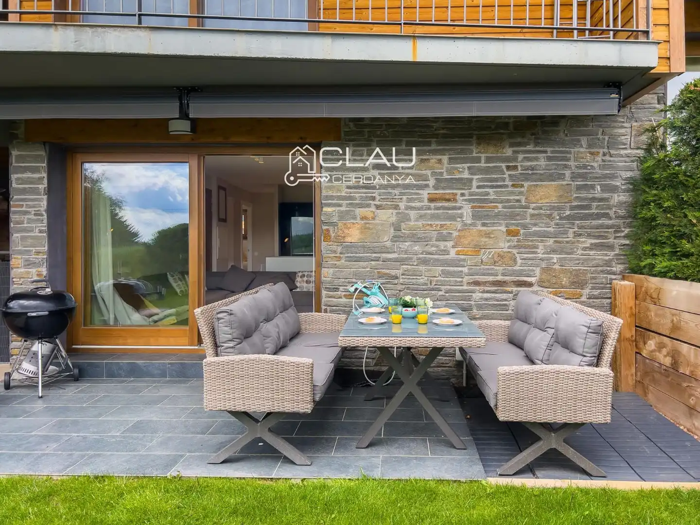 Terraza de Piso en venta en Sainte - Léocadie con Calefacción, Jardín privado y Parquet