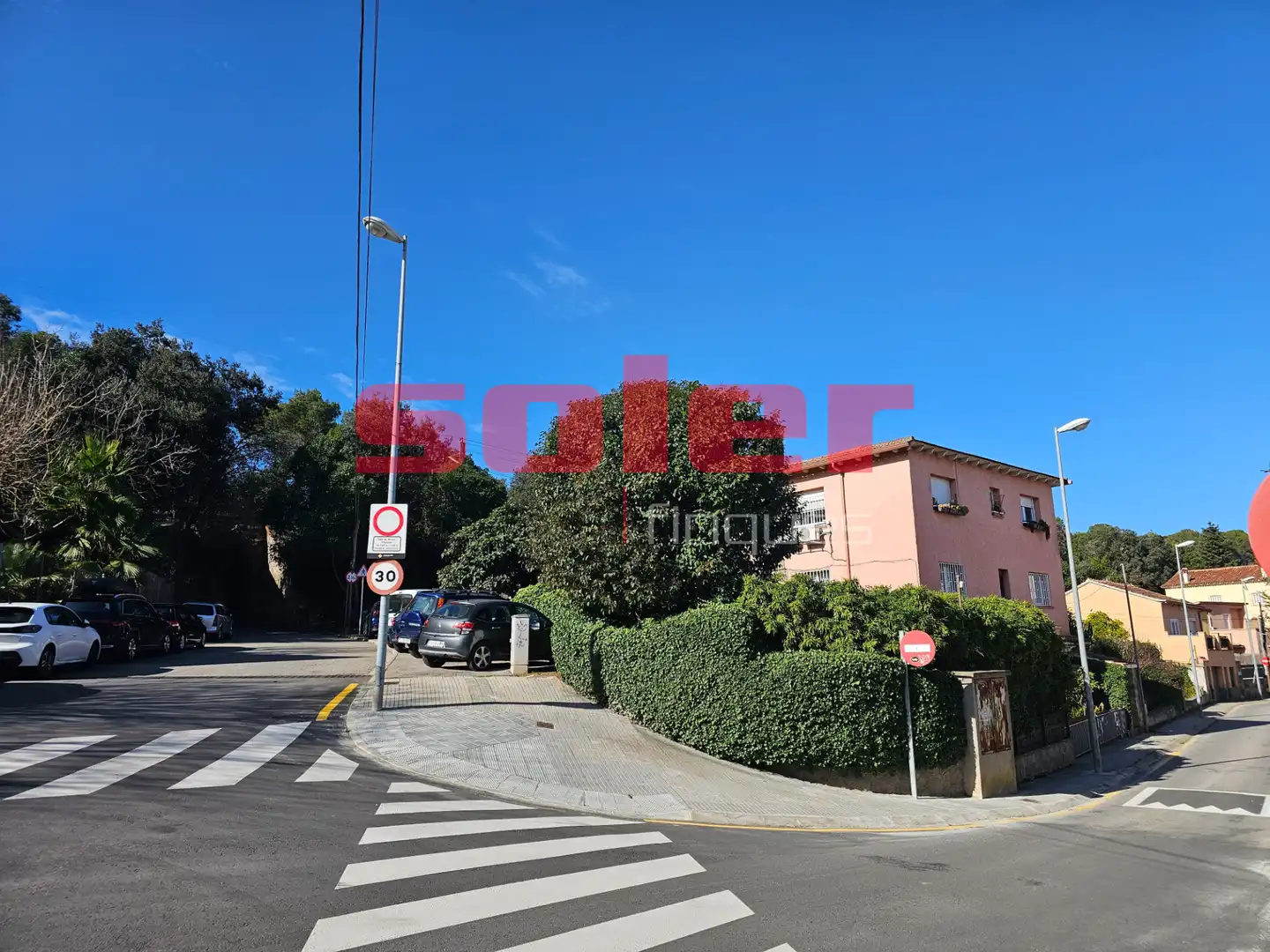 Vista exterior de Local de lloguer en Sant Cugat del Vallès