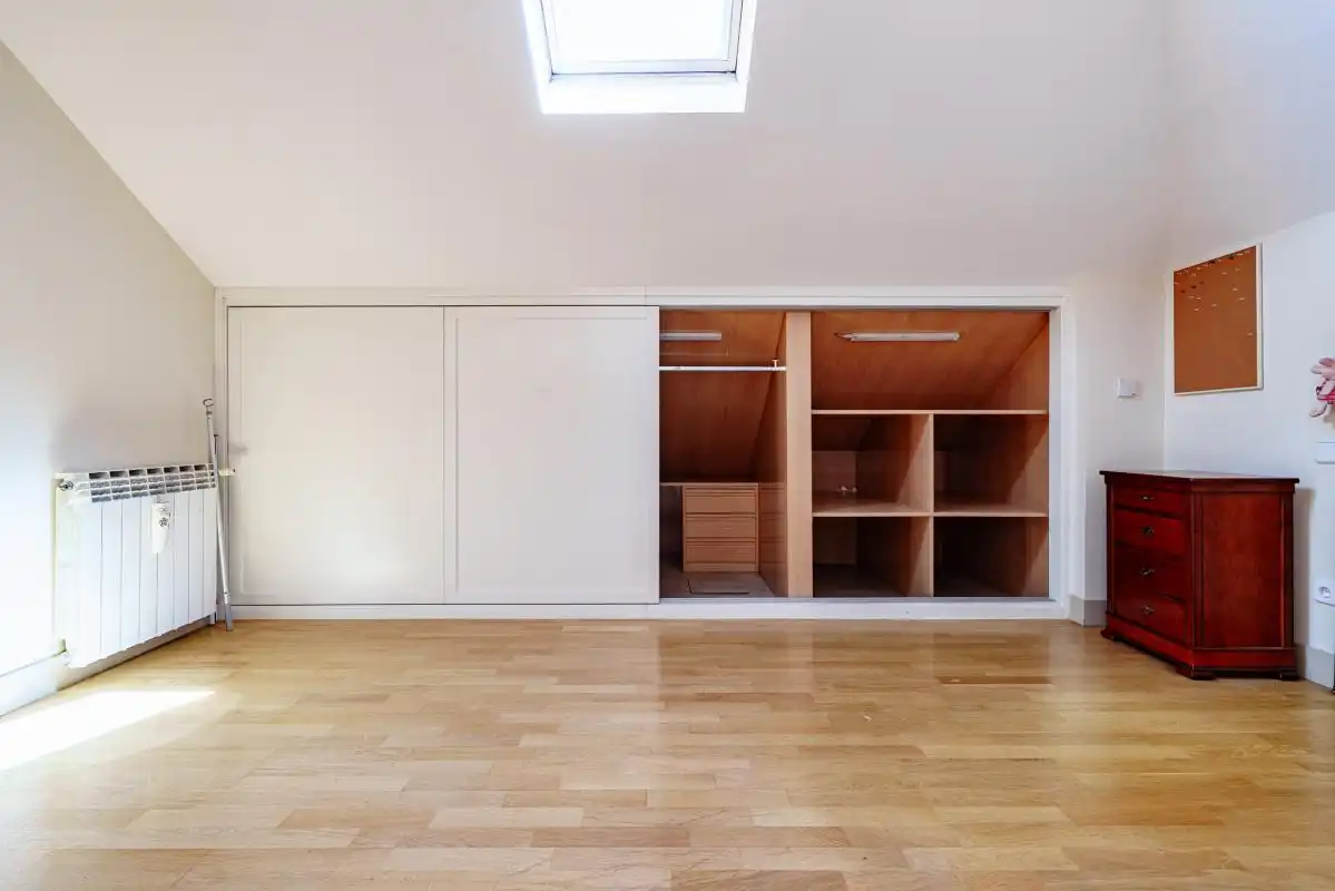 Habitación de Ático en venta en Pozuelo de Alarcón con Aire acondicionado, Calefacción y Jardín privado