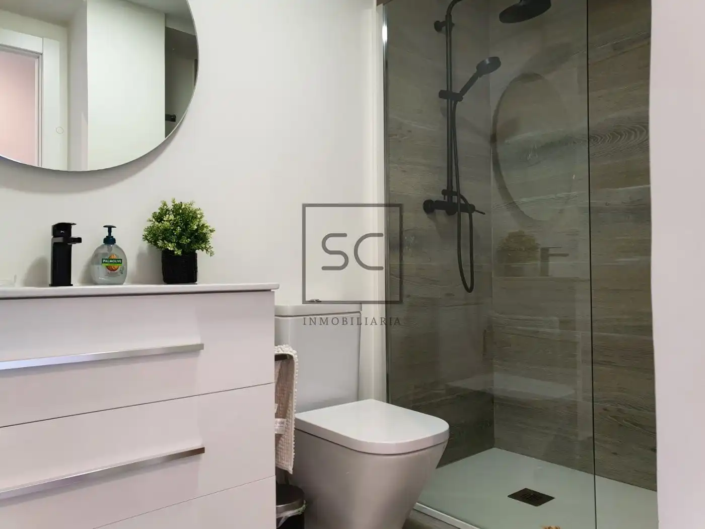 Badezimmer von Wohnung zur Miete in Cabanas mit Heizung und Möbliert
