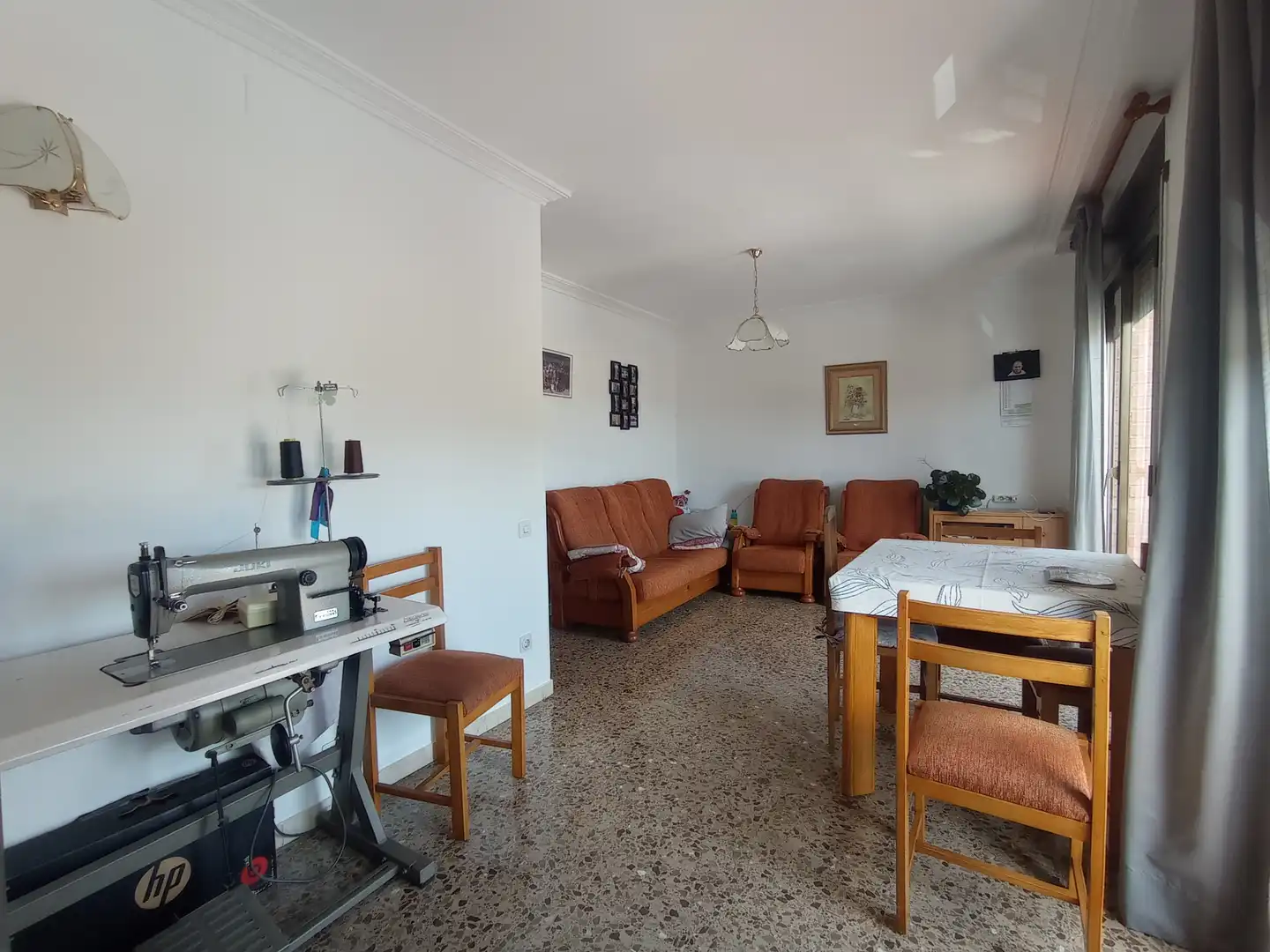 Wohnzimmer von Einfamilien-Reihenhaus zum Verkauf in Santa Perpètua de Mogoda mit Klimaanlage, Heizung und Terrasse