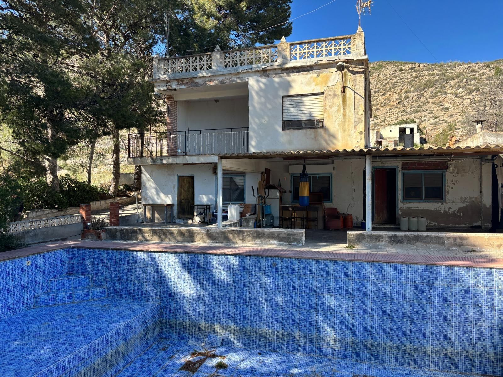 Außenansicht von Haus oder Chalet zum Verkauf in Hondón de las Nieves / El Fondó de les Neus mit Privatgarten, Terrasse und Abstellraum