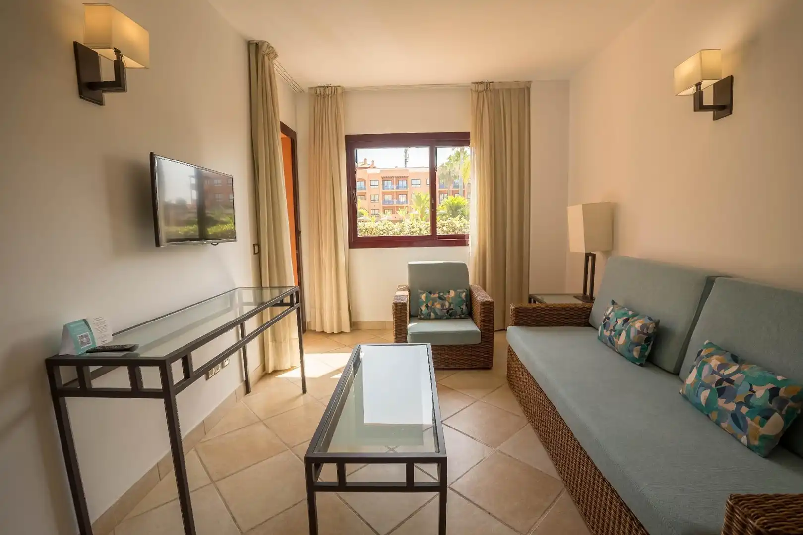 Living room of Flat for sale in Benahavís  with Air Conditioner, Heating and Private garden