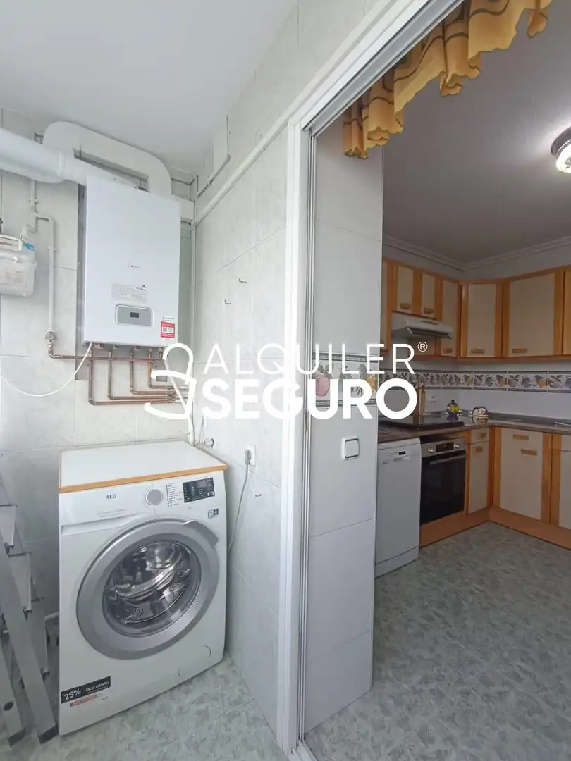 Kitchen of Flat for rent in Madrid  with Air Conditioner, Heating and Terrace