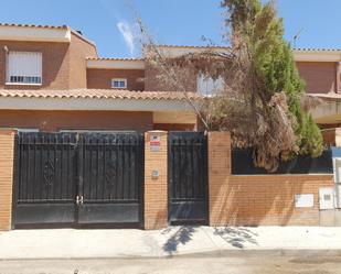 Casa adosada en venda a C/ Miguel de Cervantes, 36, Barcience