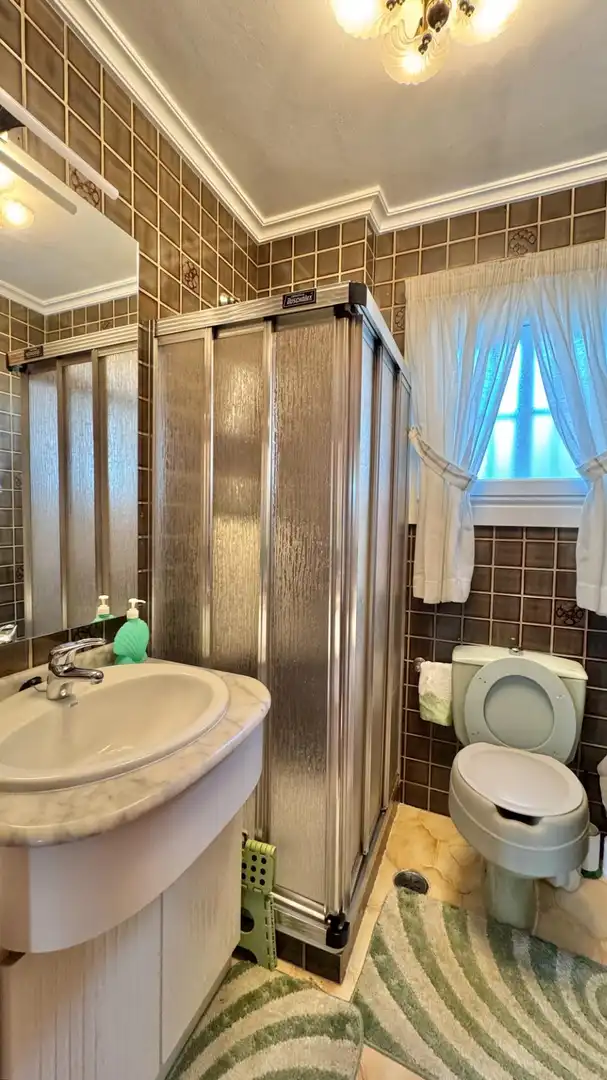 Bathroom of Houses for sale in Redondela  with Heating, Private garden and Jacuzzi
