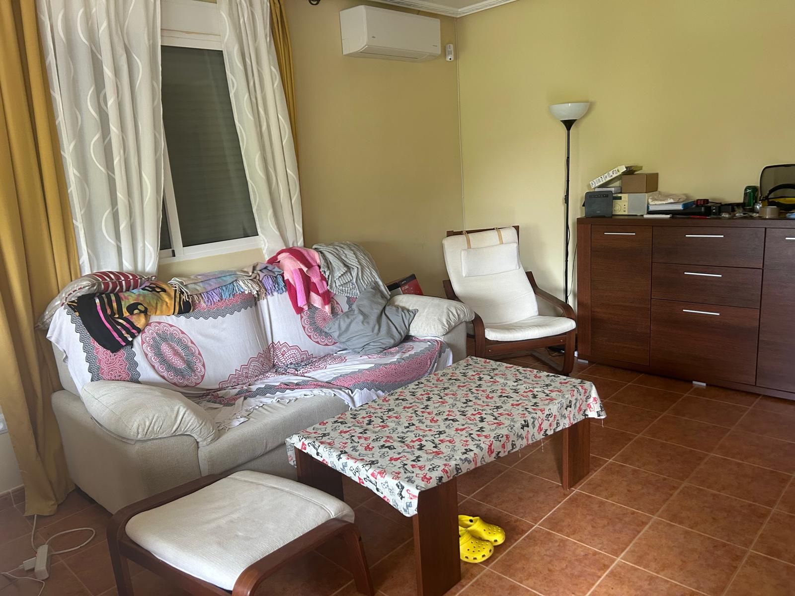 Sala d'estar de Casa o xalet en venda en Fuentenovilla amb Aire condicionat, Calefacció i Jardí privat