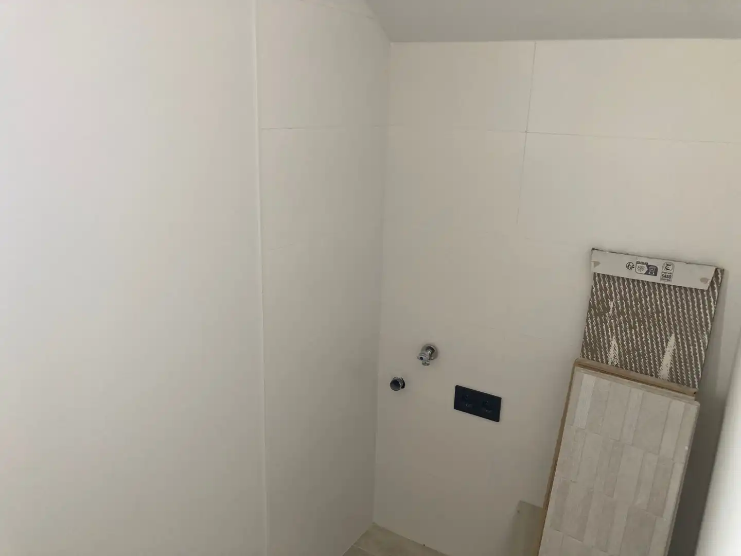 Badezimmer von Einfamilien-Reihenhaus zum Verkauf in El Palau d'Anglesola mit Heizung, Privatgarten und Terrasse