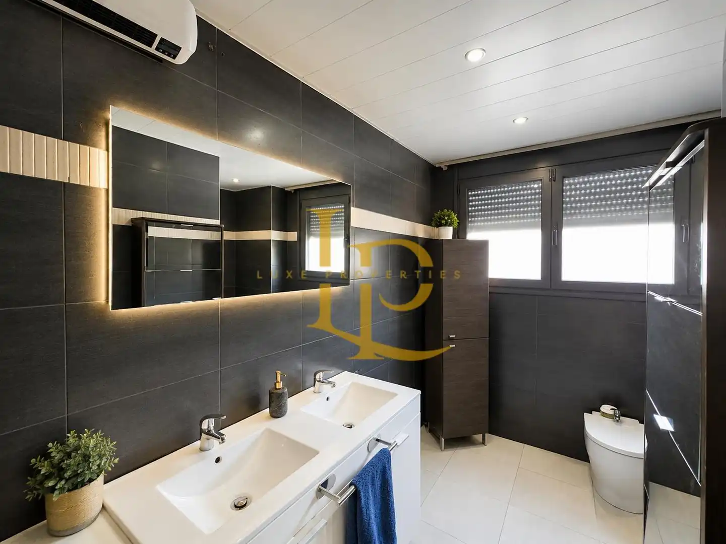 Bathroom of Houses for sale in Rubí  with Air Conditioner, Heating and Private garden