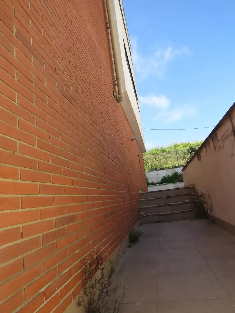Außenansicht von Einfamilien-Reihenhaus zum Verkauf in Sant Andreu de Llavaneres mit Klimaanlage, Heizung und Parkett