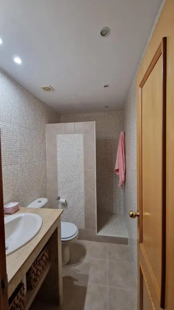 Bathroom of Flat for sale in Arroyo de la Miel 