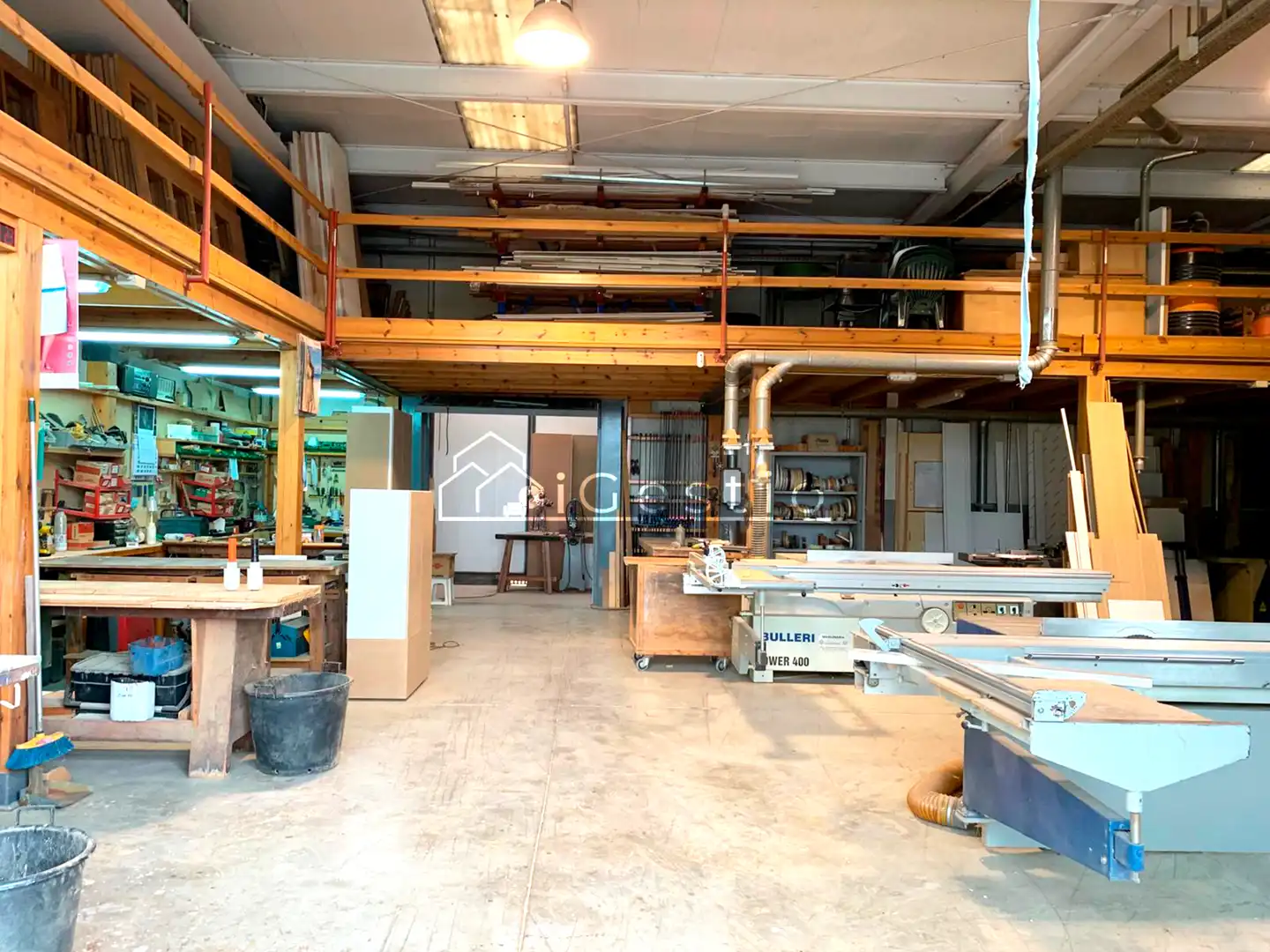 Nau industrial en venda en Sant Esteve Sesrovires