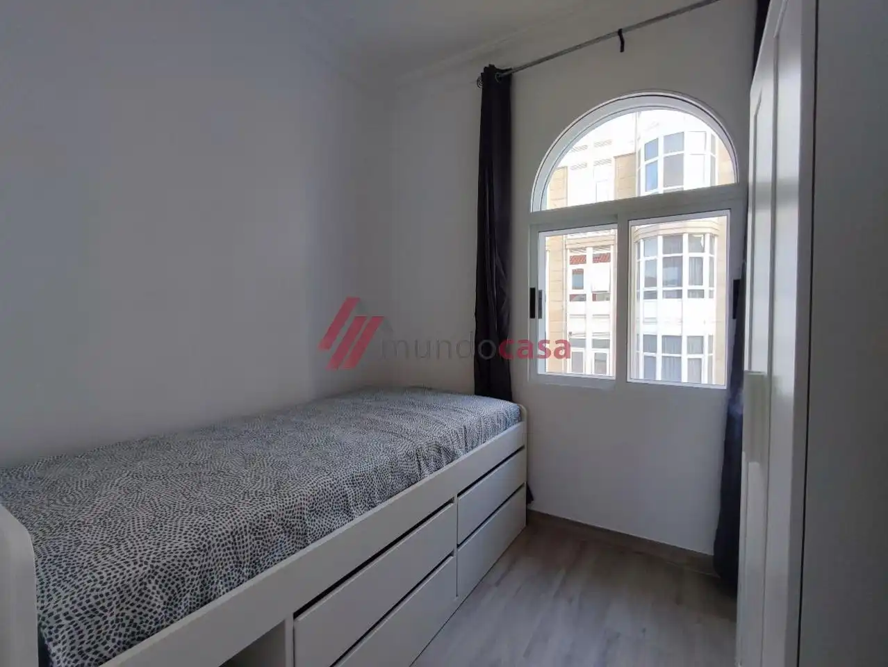 Habitación de Piso de alquiler en Ferrol con Calefacción y Amueblado