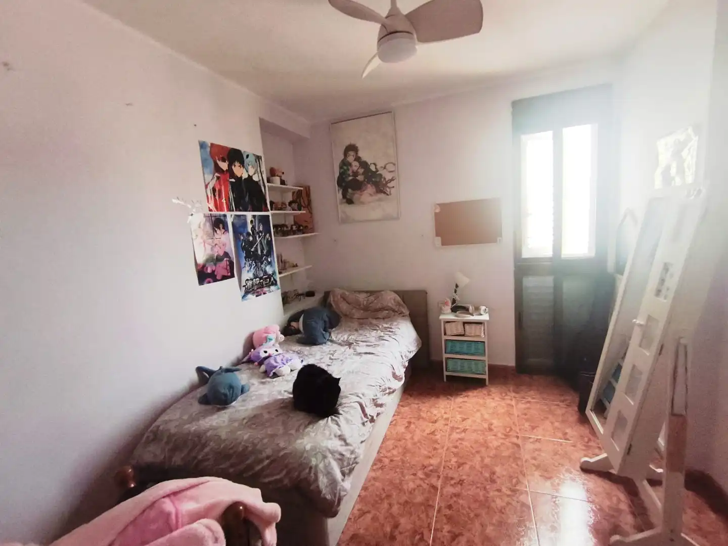 Habitación de Piso en venta en Valencia con Horno y Lavadora