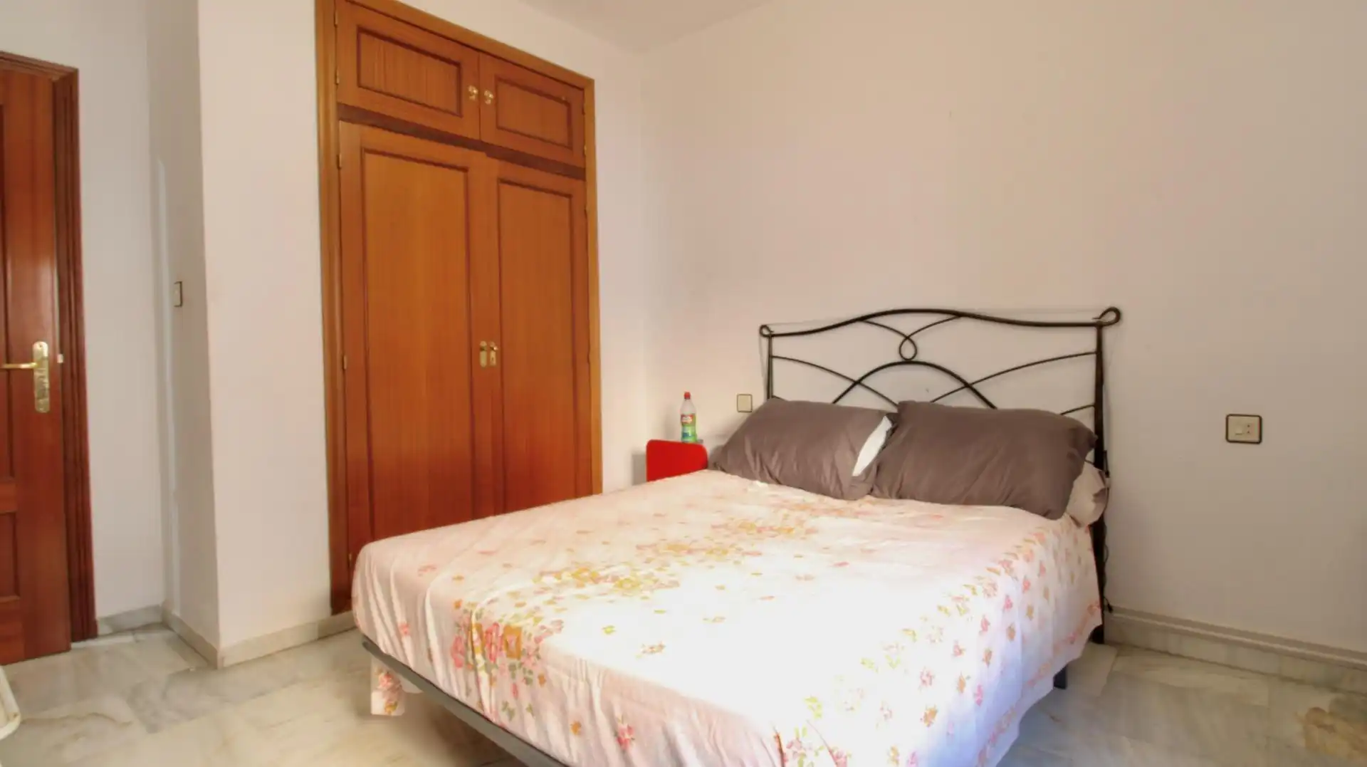 Dormitori de Pis en venda en Granada amb Aire condicionat i Calefacció