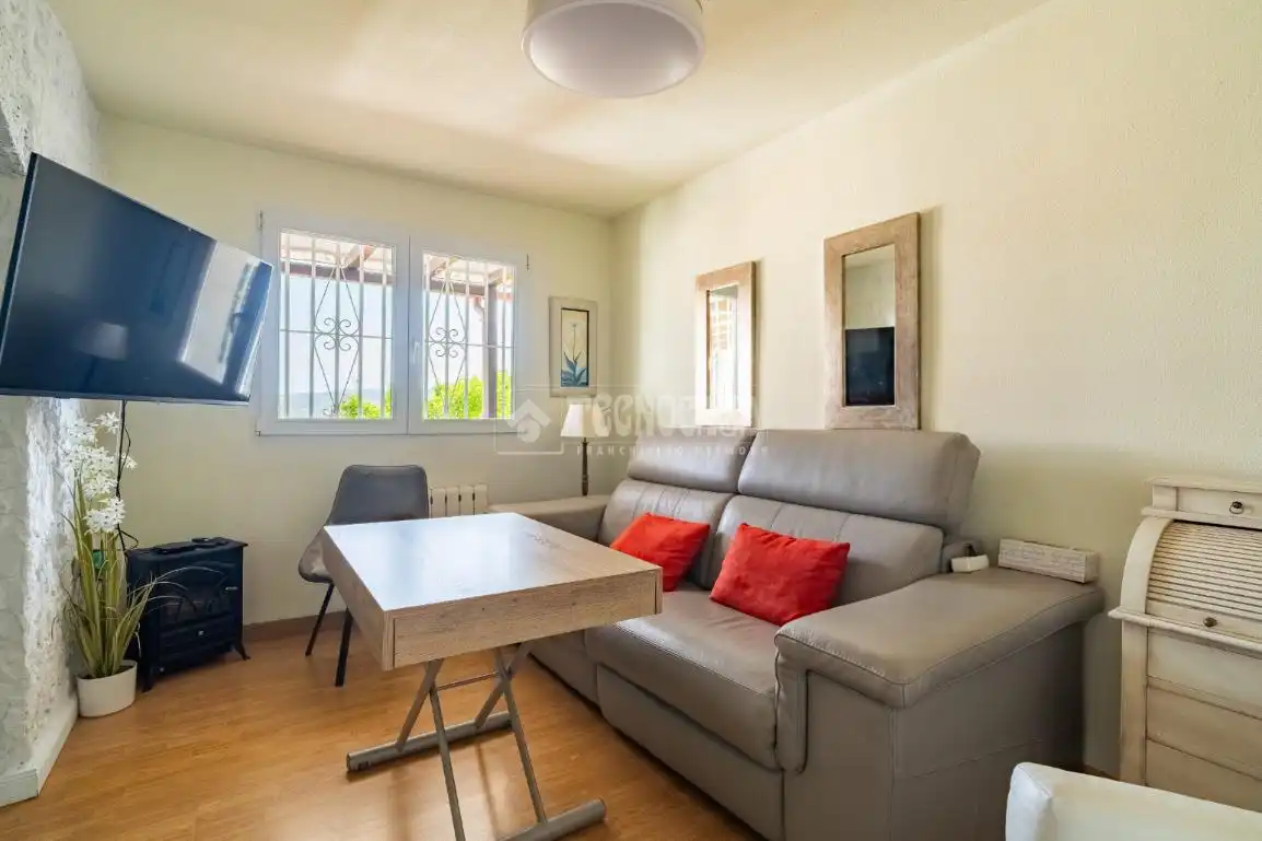 Sala d'estar de Casa adosada en venda en Padul amb Aire condicionat, Terrassa i Piscina comunitària
