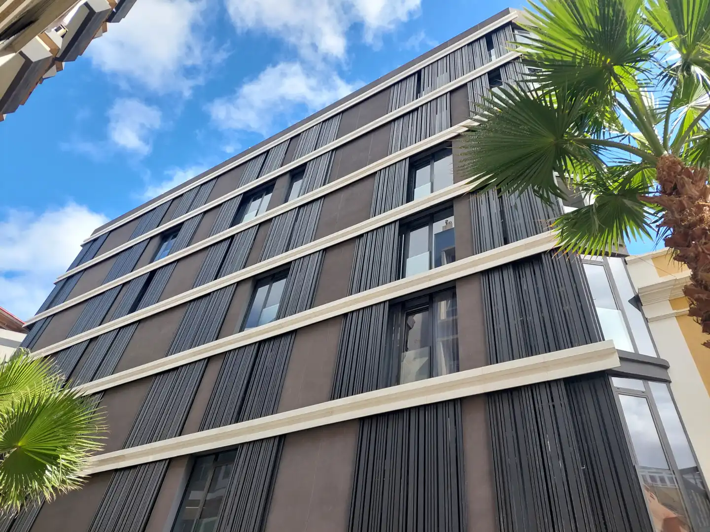 Exterior view of Apartments for rent in Las Palmas de Gran Canaria  with Air Conditioner, Furnished and Oven