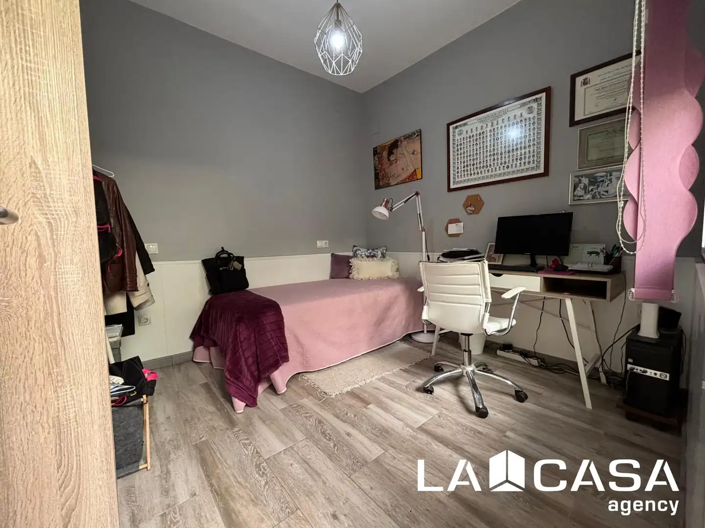 Dormitori de Casa o xalet en venda en Dos Hermanas amb Balcó