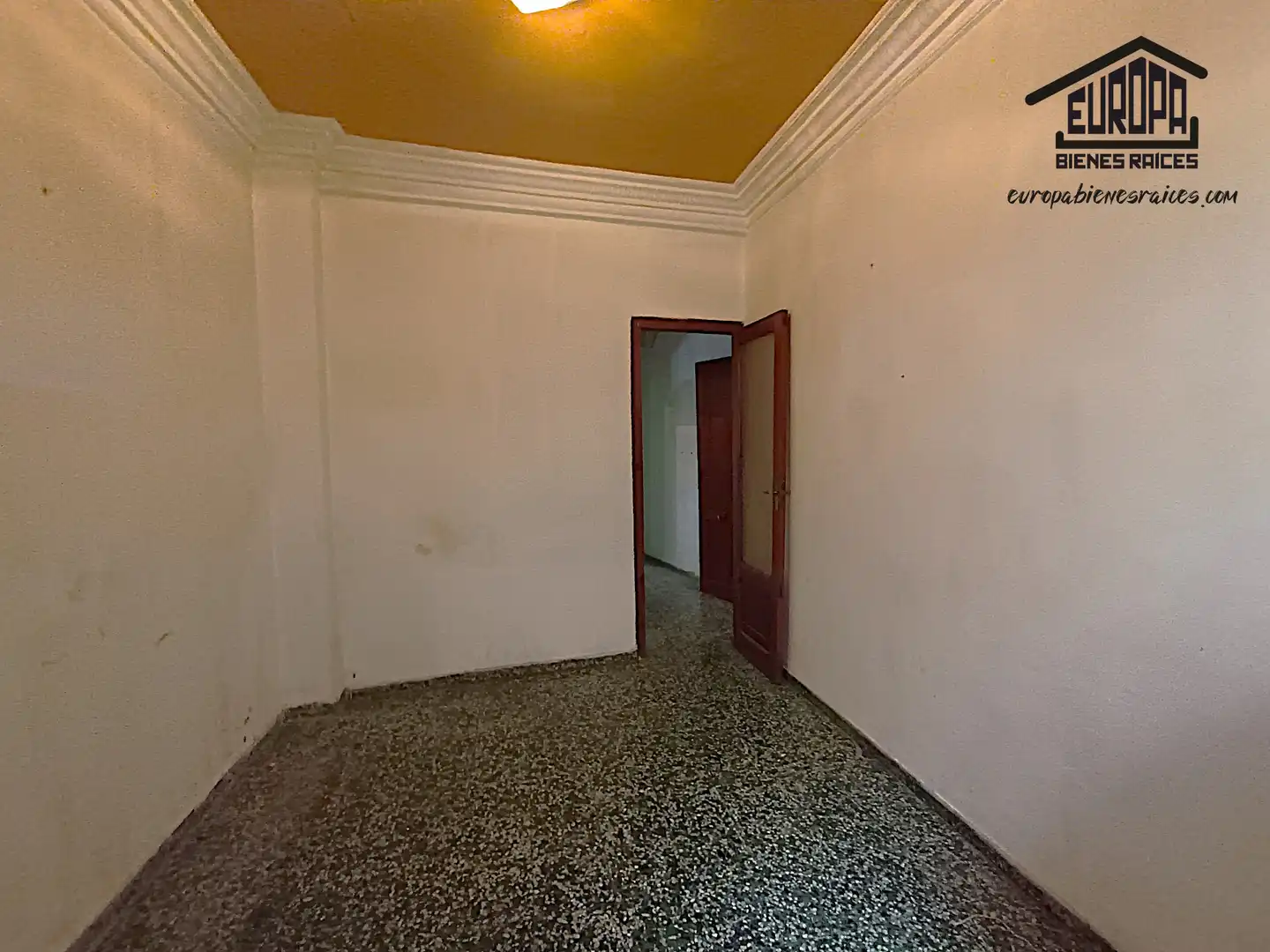 Einfamilien-Reihenhaus zum Verkauf in Massanassa mit Terrasse und Gemeinschaftspool